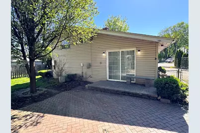 1008 Adams Court, Carpentersville, IL 60110 - Photo 17