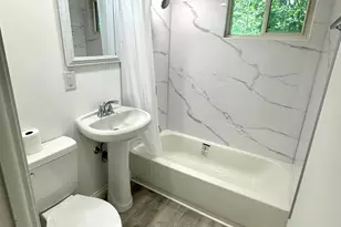 1008 Adams Ct, Carpentersville, IL 60110 - Photo 9