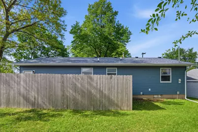 2010 W 63rd Street, Davenport, IA 52806 - Photo 5