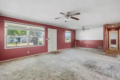 2010 W 63rd Street, Davenport, IA 52806 - Photo 7