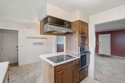 2010 W 63rd Street, Davenport, IA 52806 - Photo 11