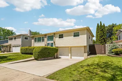 774 Polynesian Drive, Des Plaines, IL 60016 - Photo 3