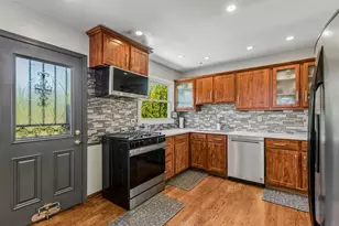 774 Polynesian Dr, Des Plaines, IL 60016 - Photo 9
