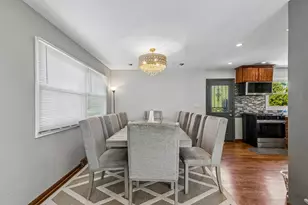 774 Polynesian Dr, Des Plaines, IL 60016 - Photo 7