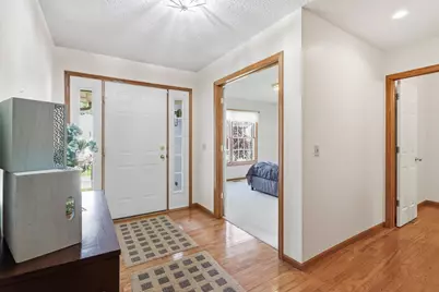 3000 E 32nd Street #11, Davenport, IA 52807 - Photo 3