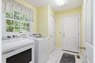 3000 E 32nd Street #11, Davenport, IA 52807 - Photo 17