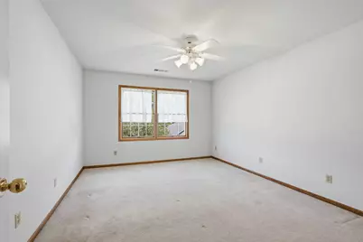 3000 E 32nd Street #11, Davenport, IA 52807 - Photo 27