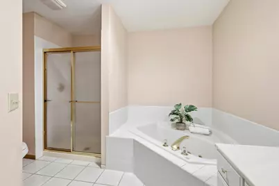 3000 E 32nd Street #11, Davenport, IA 52807 - Photo 21