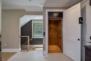 111 N Columbia St, Naperville, IL 60540 - Photo 13