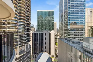 300 N State St, Chicago, IL 60654 - Photo 9