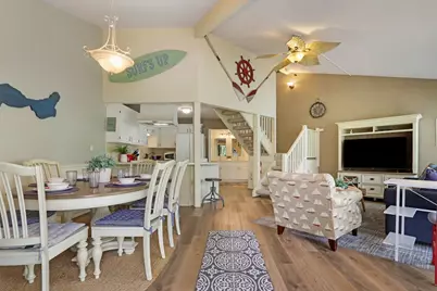 511E Tam O'Shanter Drive #E, Fontana, WI 53125 - Photo 1