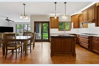 1018 S Ahrens Avenue, Lombard, IL 60148 - Photo 13