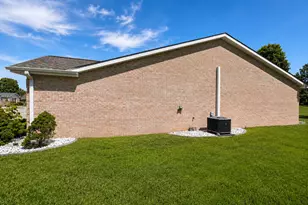 654 Lake Harbor Dr, Marion, IL 62959 - Photo 3