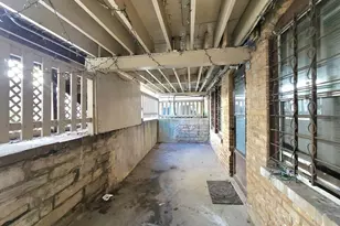 626 W Wellington Ave, Chicago, IL 60657 - Photo 19