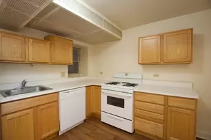 626 W Wellington Ave, Chicago, IL 60657 - Photo 3
