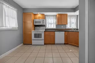 18 Mc Cormick Blvd, Normal, IL 61761 - Photo 7