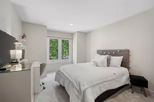 327 Rivershire Ct, Lincolnshire, IL 60069 - Photo 19