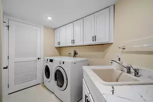 327 Rivershire Ct, Lincolnshire, IL 60069 - Photo 15