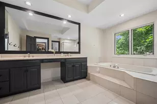327 Rivershire Ct, Lincolnshire, IL 60069 - Photo 23