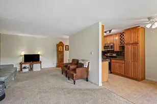6000 Oakwood Dr, Lisle, IL 60532 - Photo 7