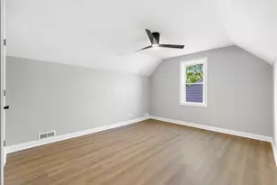 22 N 12th St, Saint Charles, IL 60174 - Photo 27