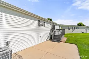 611 Bluebird Cir, Sandwich, IL 60548 - Photo 23