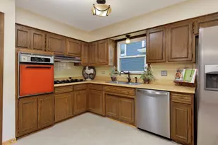 1403 E Lowden Ave, Wheaton, IL 60189 - Photo 11