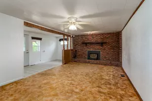 6687 Route 166, Creal Springs, IL 62922 - Photo 15