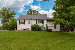 6687 Route 166, Creal Springs, IL 62922 - Photo 7
