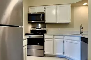 1018 Castilian Ct, Glenview, IL 60025 - Photo 13