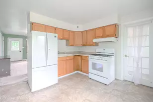 1515 Elmwood Ave, Dekalb, IL 60115 - Photo 13