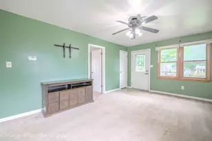 1515 Elmwood Ave, Dekalb, IL 60115 - Photo 5