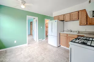 1515 Elmwood Ave, Dekalb, IL 60115 - Photo 15