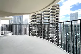 300 N State St, Chicago, IL 60654 - Photo 11