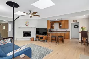 16W660 89th Pl, Willowbrook, IL 60527 - Photo 7