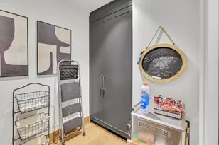21 N May St, Chicago, IL 60607 - Photo 29