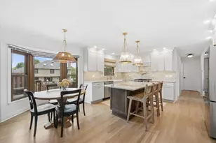 877 Stillwell Ct, Wheaton, IL 60189 - Photo 9