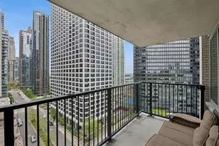 400 E Randolph St, Chicago, IL 60601 - Photo 13