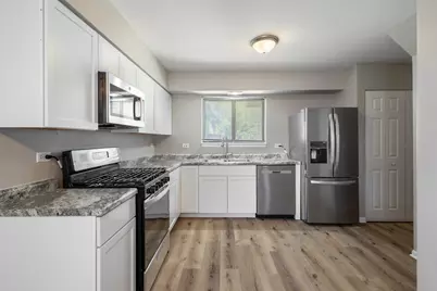 7345 Winthrop Way #10, Downers Grove, IL 60516 - Photo 9