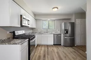 7345 Winthrop Way, Downers Grove, IL 60516 - Photo 9