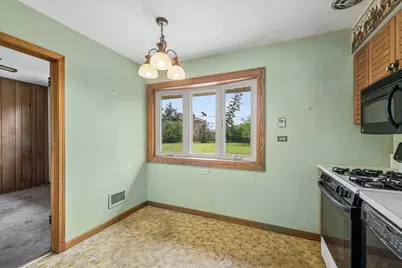 8106 W Courtland Avenue, Norridge, IL 60706 - Photo 7