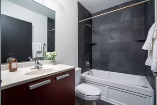808 N Greenview Ave, Chicago, IL 60642 - Photo 23