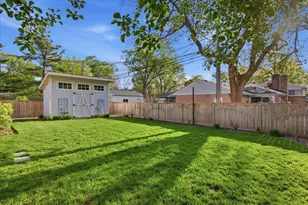 9237 Lincolnwood Dr, Evanston, IL 60203 - Photo 43