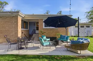 9237 Lincolnwood Dr, Evanston, IL 60203 - Photo 39