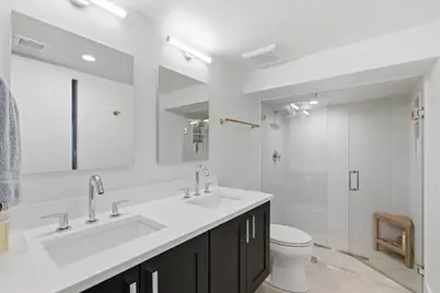 9237 Lincolnwood Drive, Evanston, IL 60203 - Photo 35