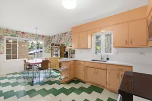 9237 Lincolnwood Dr, Evanston, IL 60203 - Photo 9