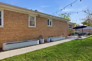 9237 Lincolnwood Dr, Evanston, IL 60203 - Photo 45