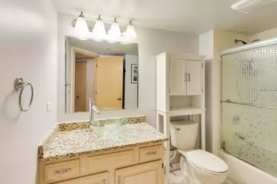 440 E Montrose Avenue #402, Wood Dale, IL 60191 - Photo 11