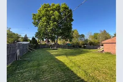 2130 Hawthorne Lane, Waukegan, IL 60087 - Photo 9