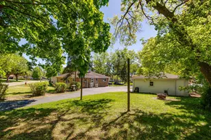 217 Dalton Ave, Mundelein, IL 60060 - Photo 3